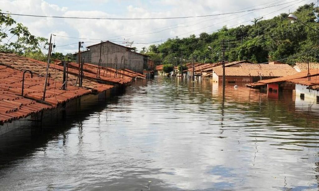 Cerca de quatro milhões de pessoas vivem em áreas de risco no Brasil