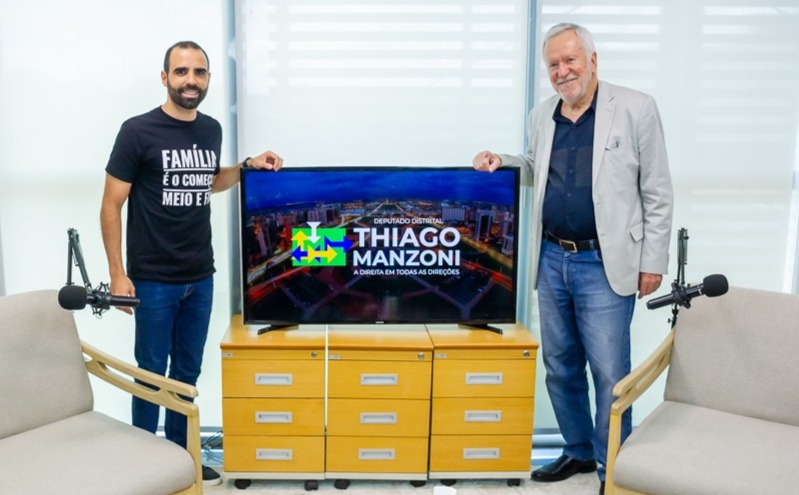 Jornalista Alexandre Garcia participa da gravação do segundo podcast do deputado Thiago Manzoni