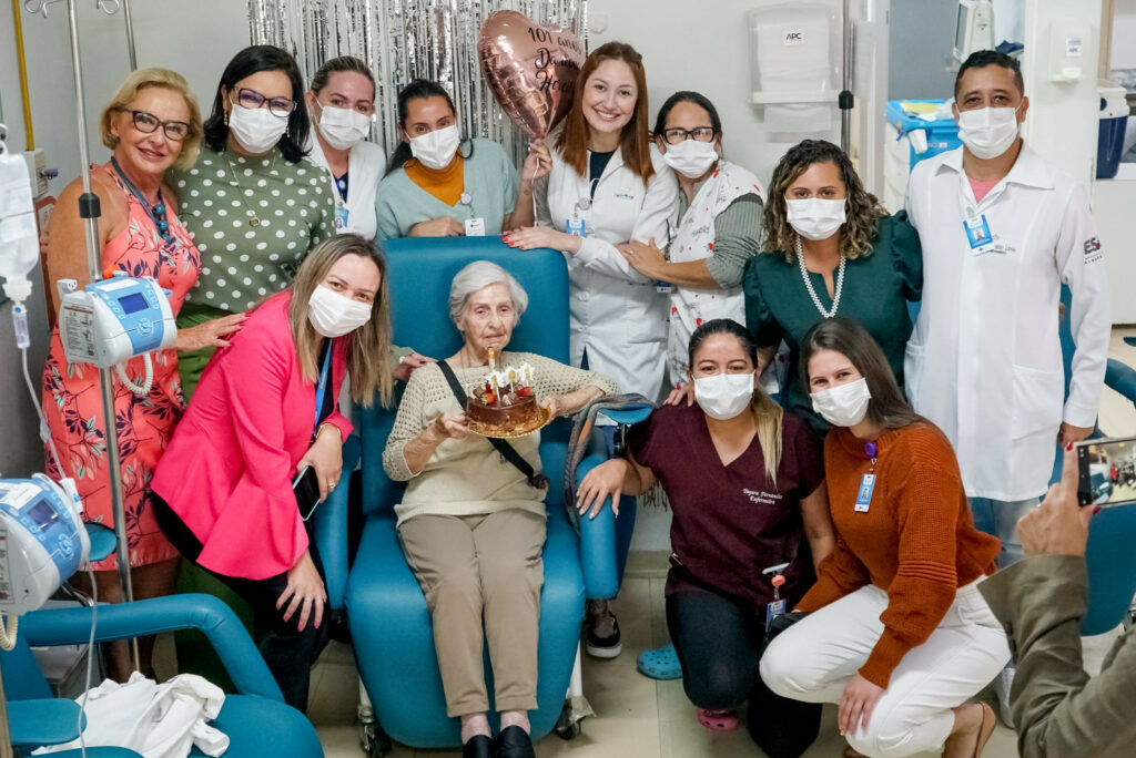 Paciente comemora 101 anos no Hospital de Base