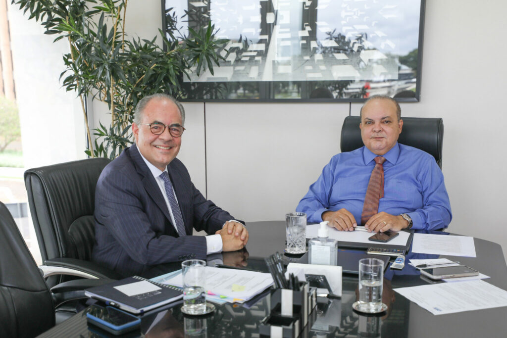Edison Garcia é reconduzido à presidência da CEB
