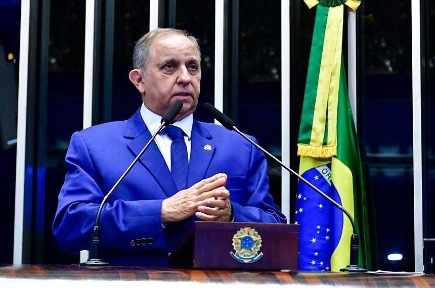“O Judiciário está sendo usado para silenciar críticos e opositores”, diz o senador izalci