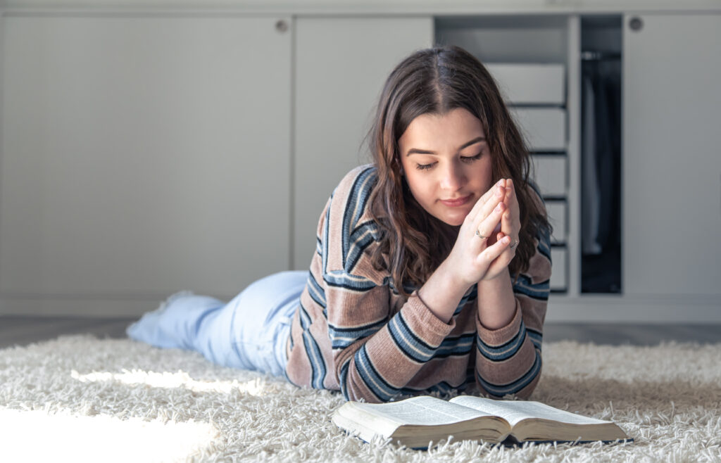 Diários devocionais ganham cada vez mais adeptos
