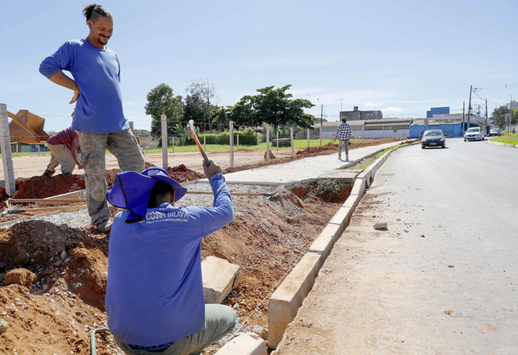 GDF em Ação | Moradores do Sol Nascente ganham 10 mil m² de calçadas novas