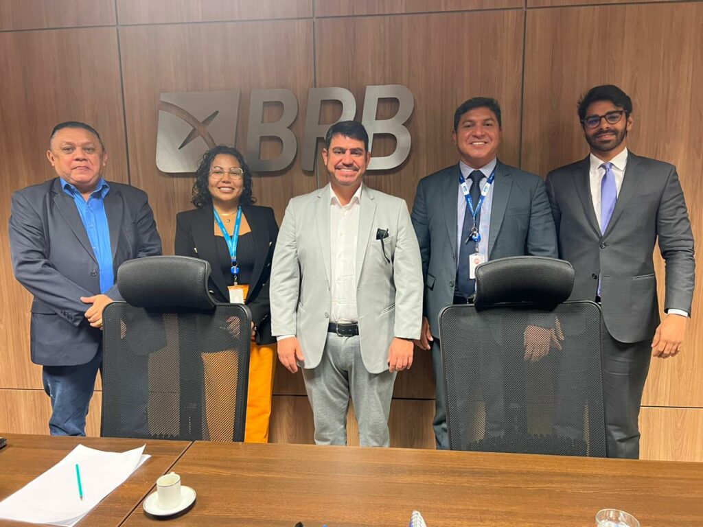 Dinho trata com presidente da BRB Financeira sobre liberação de recursos para nova sede da Câmara de João Pessoa