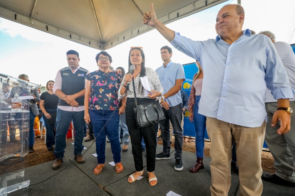 Ibaneis investe mais de R$ 26 milhões para asfaltar 16 km da DF-220