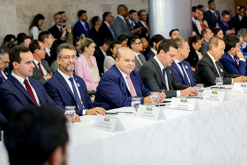 Ibaneis participa de apresentação de medidas de proteção a escolas