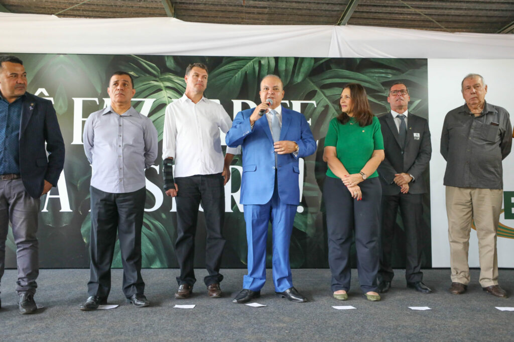 Emater comemora 45 anos e ganha escritura da unidade de Brazlândia