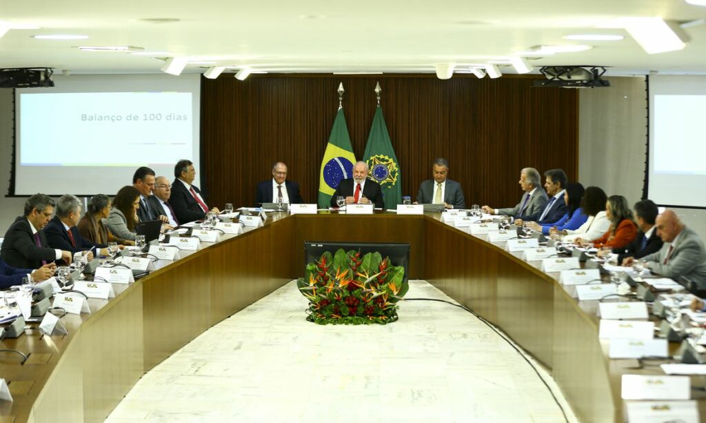 Brasil vai crescer mais que os pessimistas estão prevendo, diz Lula