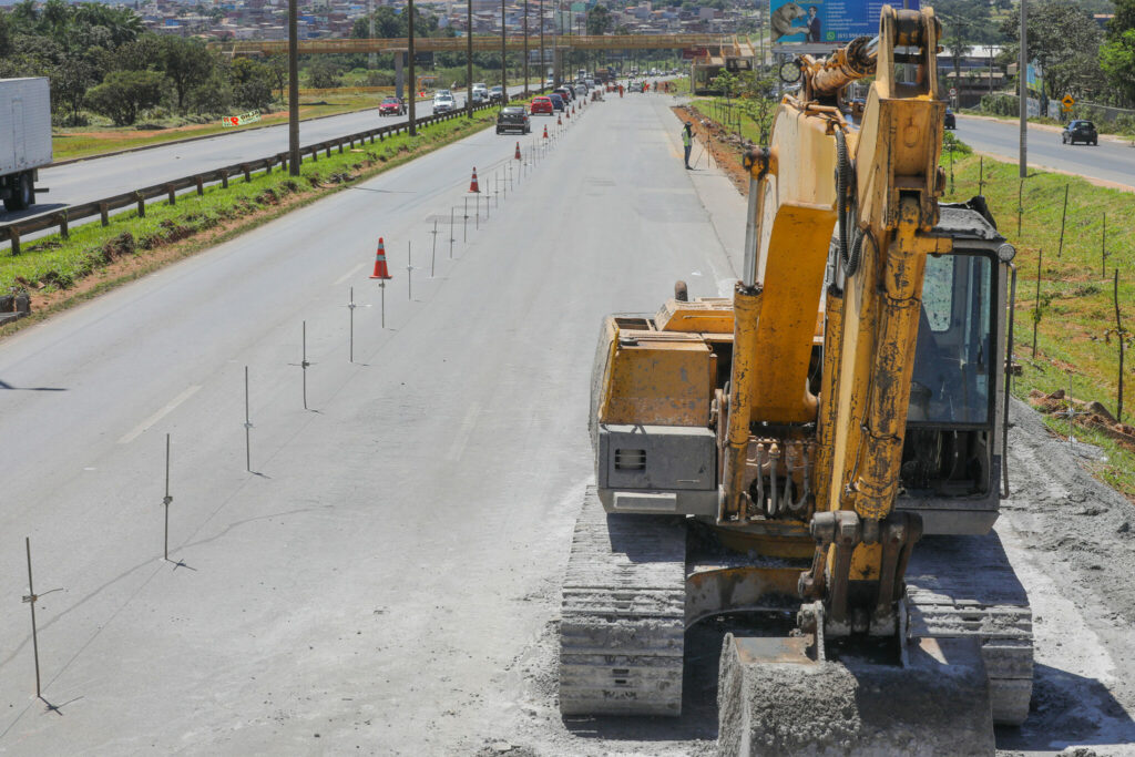 Nova pavimentação da Via Estrutural já alcança 4,6 km