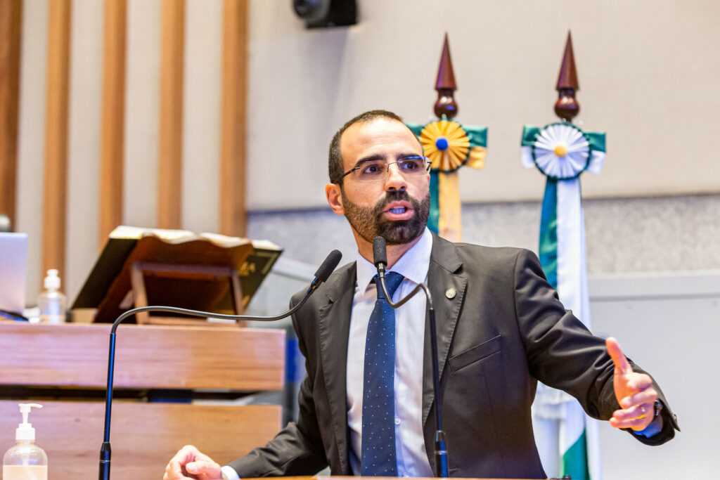 “Uma vergonha para os brasileiros”, diz Manzoni sobre visita de Maduro ao Brasil