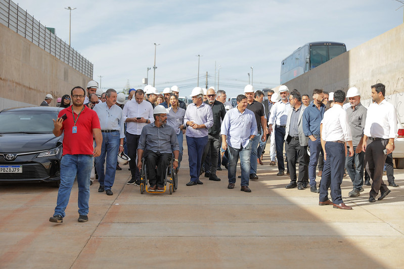 Adasa acompanha visita à construção do complexo viário de Taguatinga