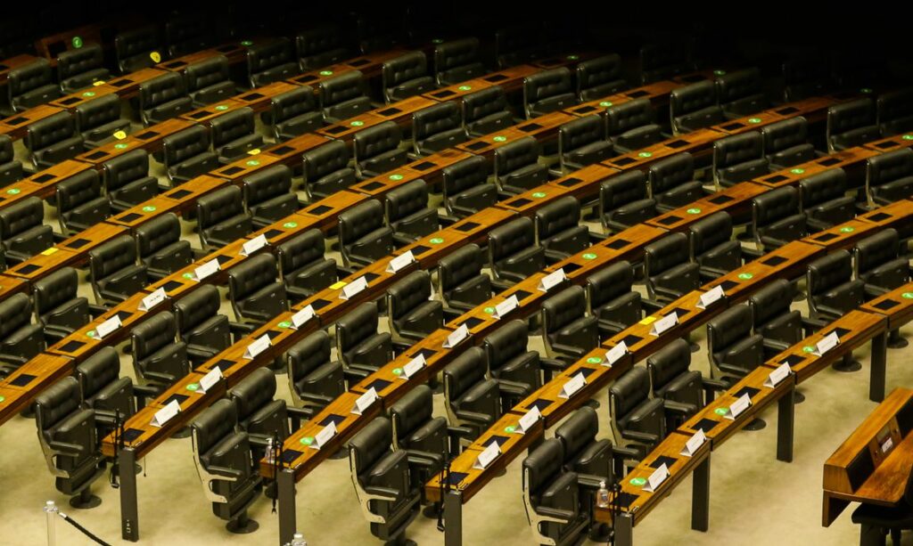 Oposição obstrui Câmara e Senado após prisão domiciliar de Bolsonaro