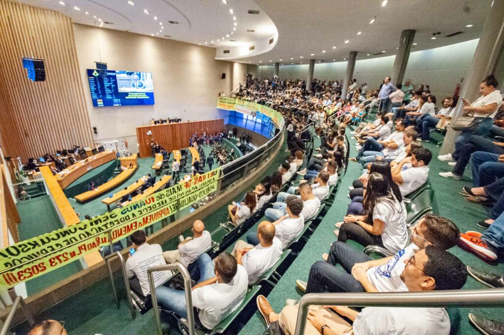 Alterações na LDO de 2023 abrem caminho para nomeações em concursos e beneficiam categorias