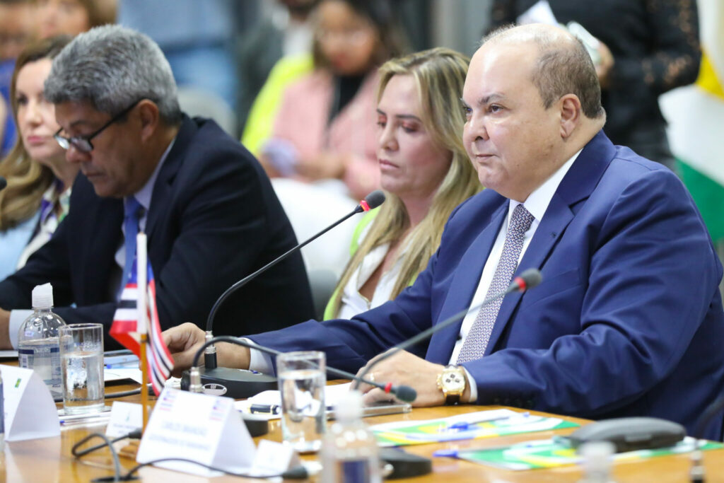 Ibaneis debate com outros governadores reforma tributária em Brasília