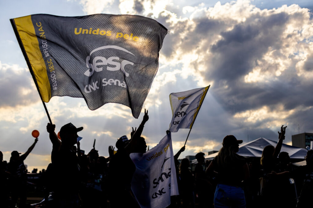 Protestos contra retirada de recursos do Sesc e do Senac