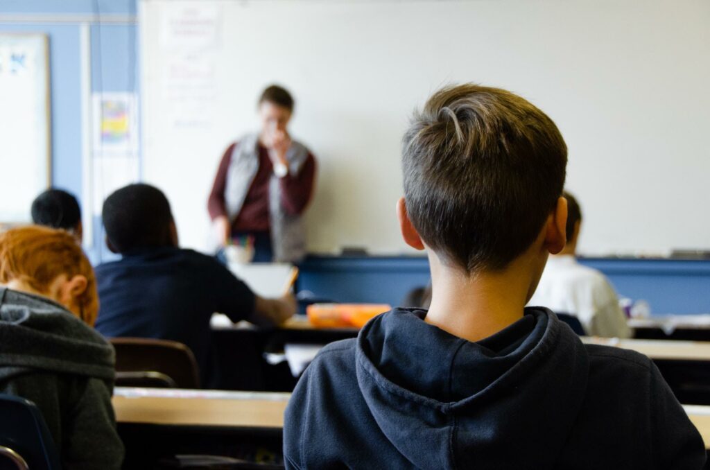 Autismo e bullying: quais os sinais de que uma criança autista está sofrendo com comportamentos agressivos?
