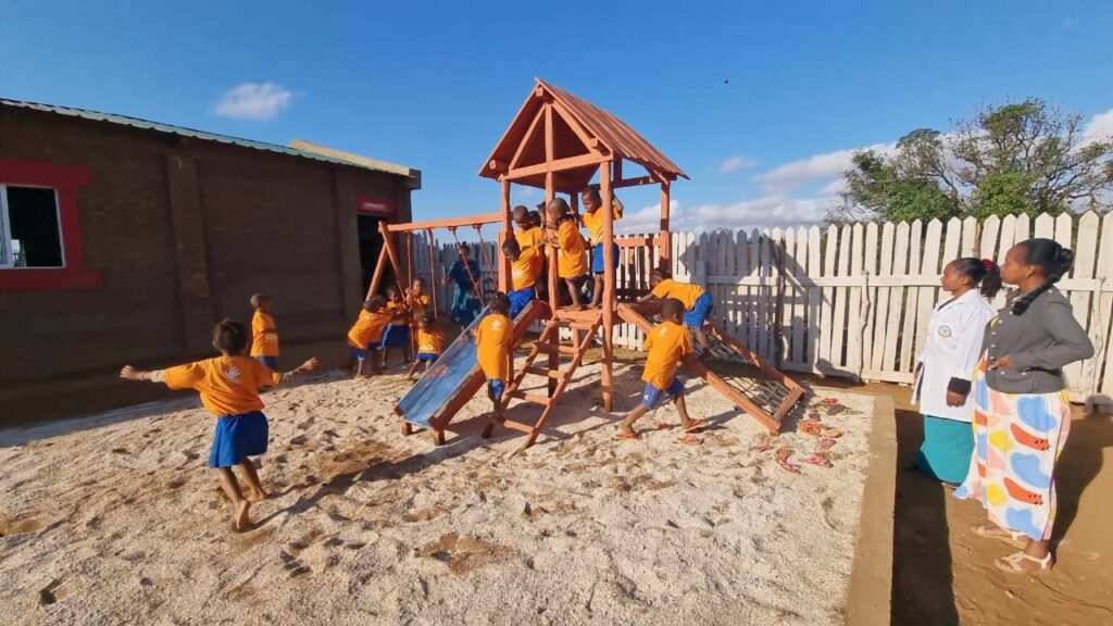 Com dois projetos de ajuda humanitária, Fraternidade sem Fronteiras acolhe 2 mil e 500 refugiados no Brasil e na África