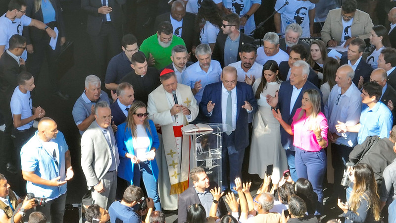 Túnel Rei Pelé: pioneiros e autoridades se emocionam na inauguração