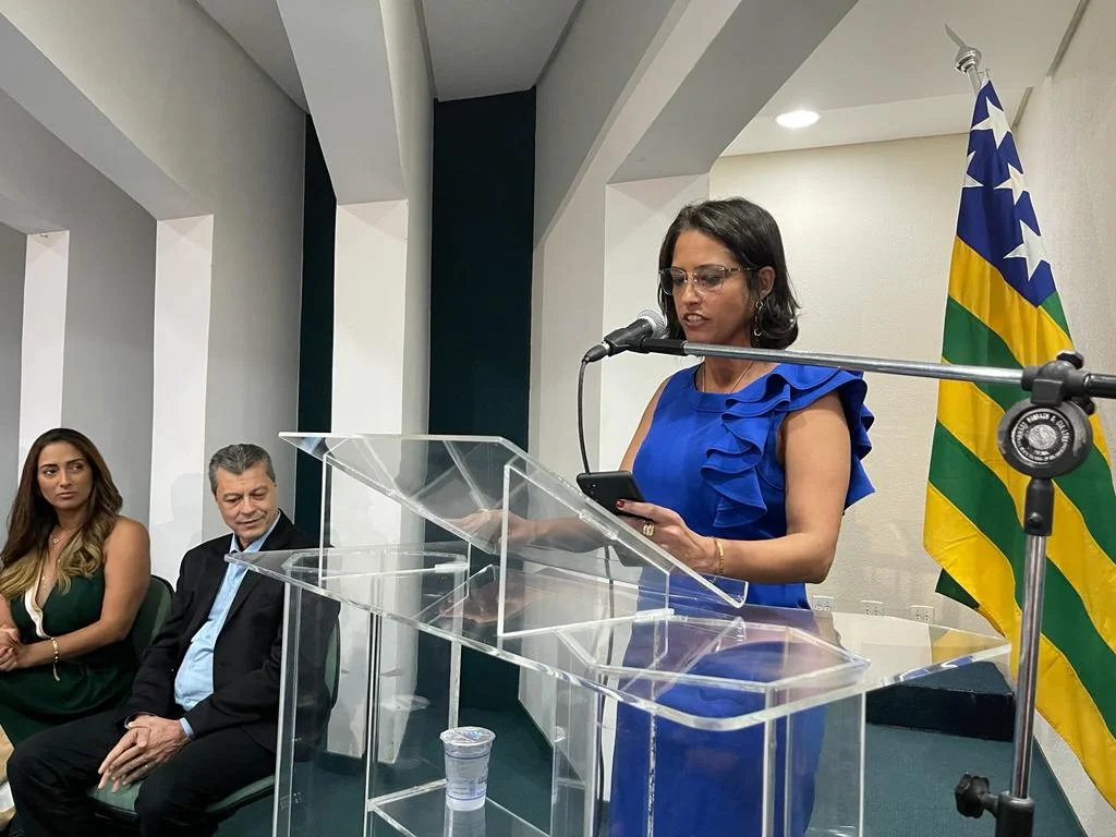 Secretária do Entorno destaca a importância do transporte semiurbano e critica negligência da União