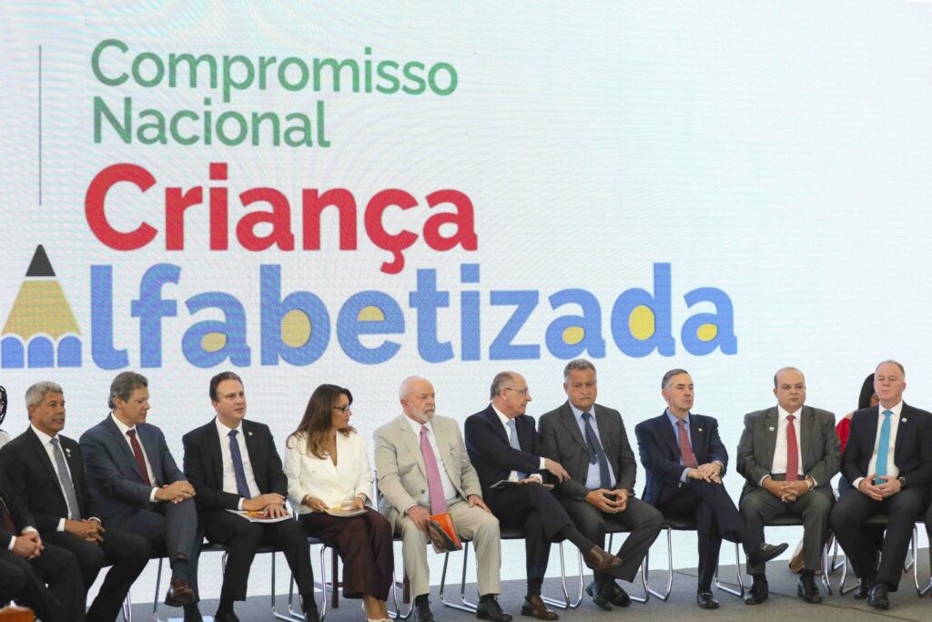 Alfabetização na idade certa ganha impulso de R$ 3 bi com novo programa