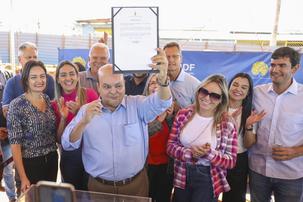Ibaneis anuncia creche em tempo integral para 188 alunos no Recanto das Emas