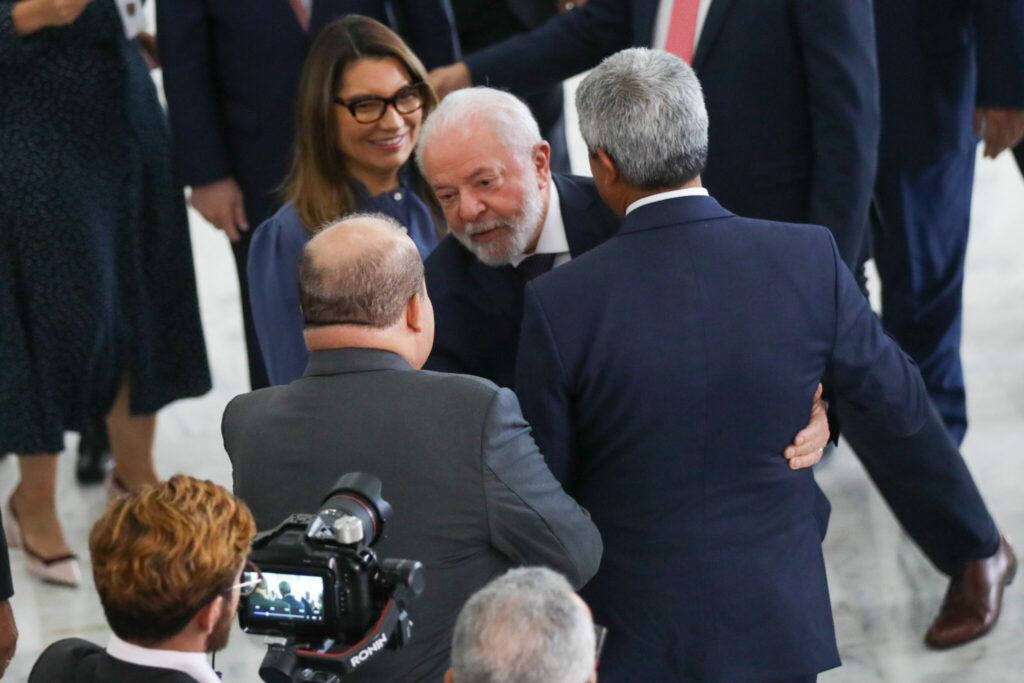 Governador Ibaneis pede manutenção de auxílio-moradia de militares
