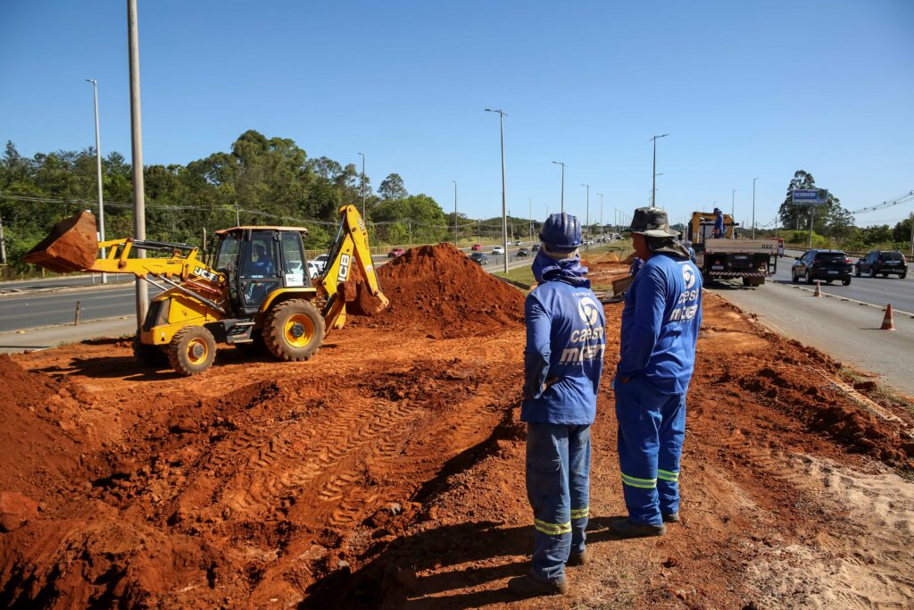 Caesb realiza obras para implantar subadutora que interligará o SIA ao Guará
