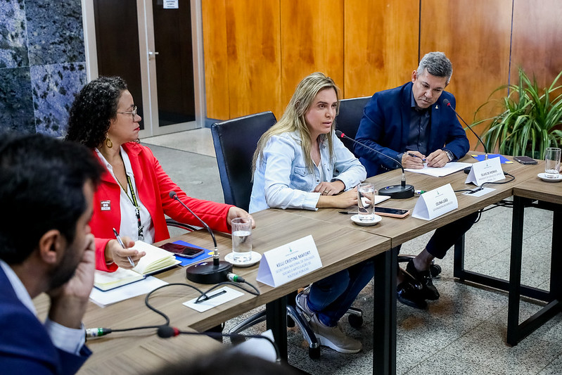 Celina anuncia que GDF reajustará valor pago por tonelada de material reciclável em até 43%