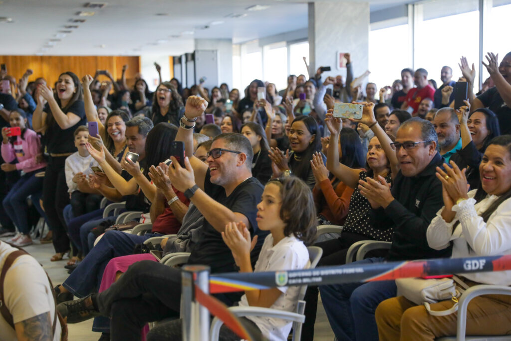 Governo Ibaneis reforça Educação com contratação de 500 monitores escolares