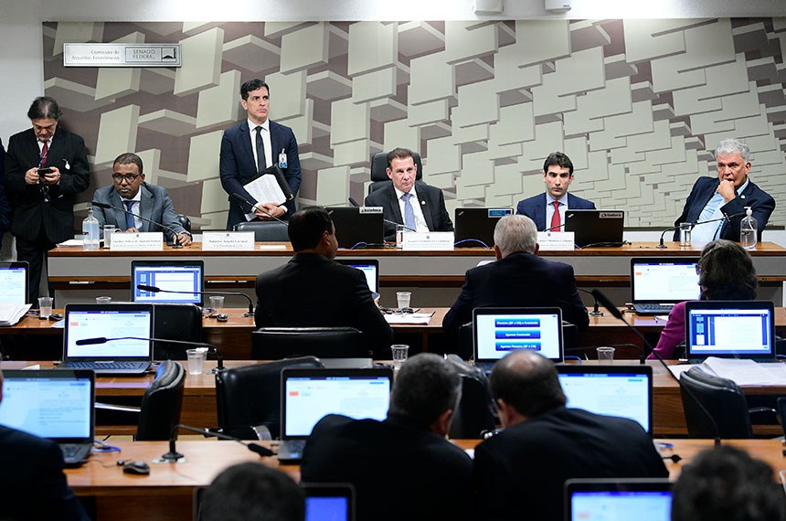 Senado: CAE aprova indicações de Gabriel Galípolo e Ailton Santos ao Banco Central