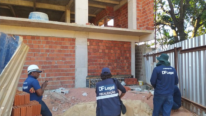 Força-tarefa realiza mais de 100 ações e aplicou R$ 2,34 milhões em multas no Vicente Pires