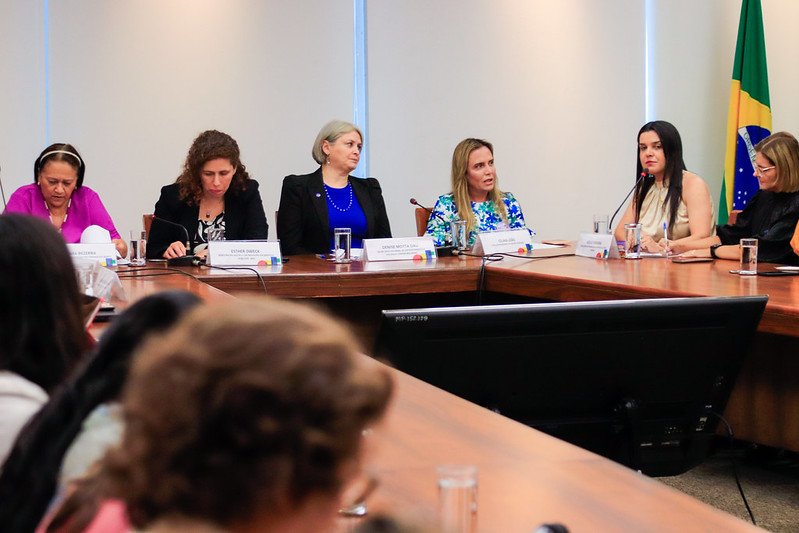 Parceria entre GDF e governo federal promove a contratação de mulheres