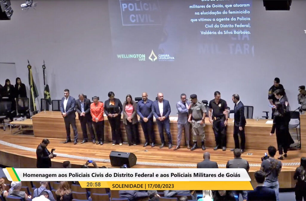 CLDF faz homenagem aos policiais que elucidaram caso de feminicídio de agente da PCDF