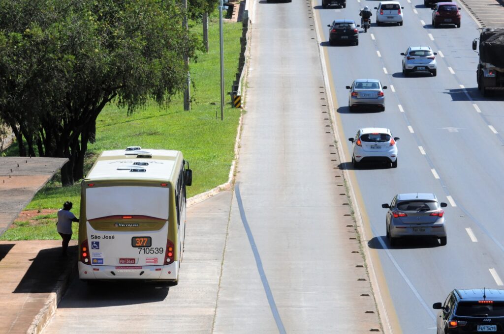 DER-DF libera faixas exclusivas de ônibus devido à greve dos rodoviários