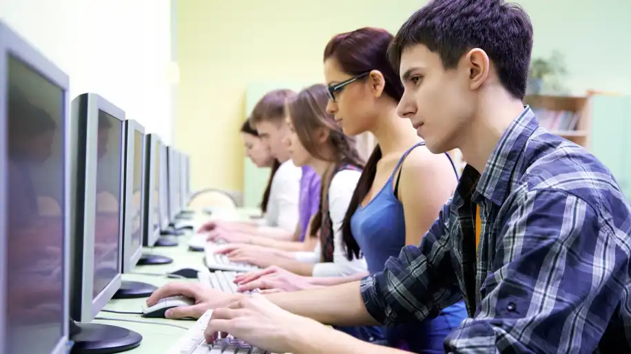 Taxa de desemprego entre os mais jovens no Distrito Federal cai entre junho e julho