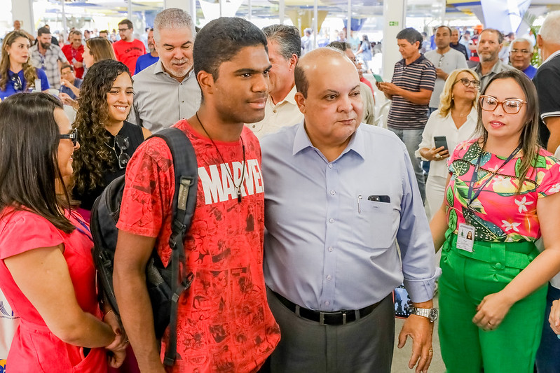 Governador Ibaneis autoriza obras de infraestrutura, educação e saúde em todo o DF