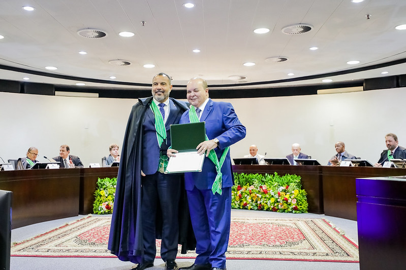Ibaneis Rocha recebe comenda do Tribunal de Contas do DF