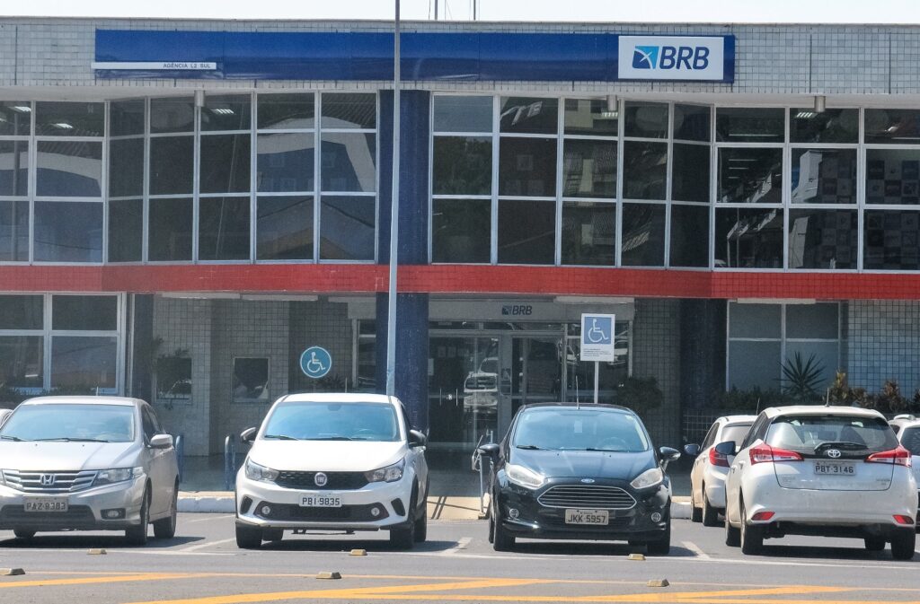 BRB forma jovens em programa de inserção profissional