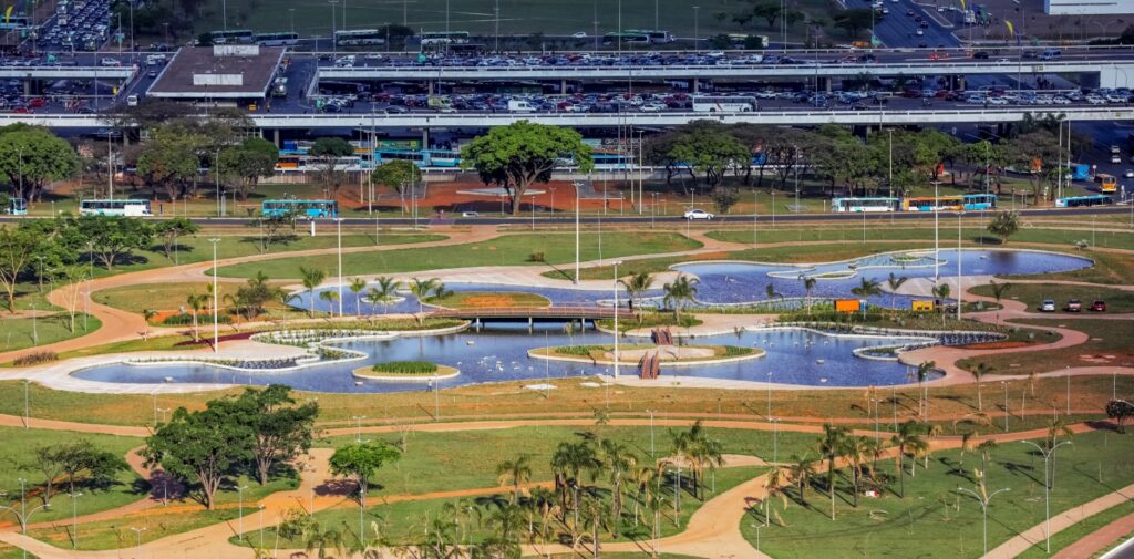 Governador Ibaneis inaugura Jardim Burle Marx na área central de Brasília