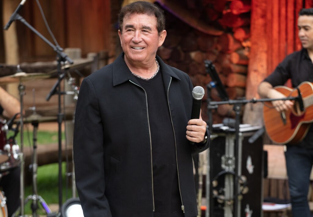Amado Batista fará show exclusivo para mais de mil idosos no Sesc Ceilândia