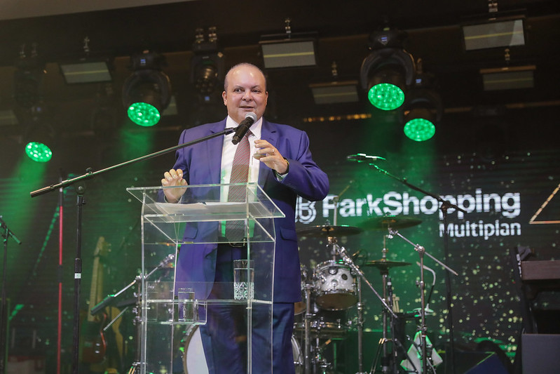 Força do comércio é lembrada pelo governador Ibaneis em aniversário de shopping