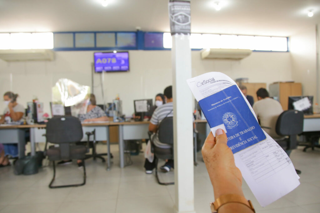 Agências do Trabalhador oferecem 157 vagas de emprego no DF