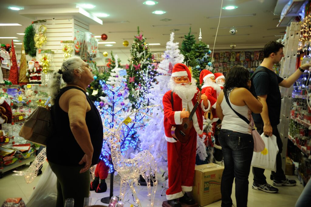 Vendas no Natal podem crescer 23,9% e movimentar R$ 830 milhões na economia do DF