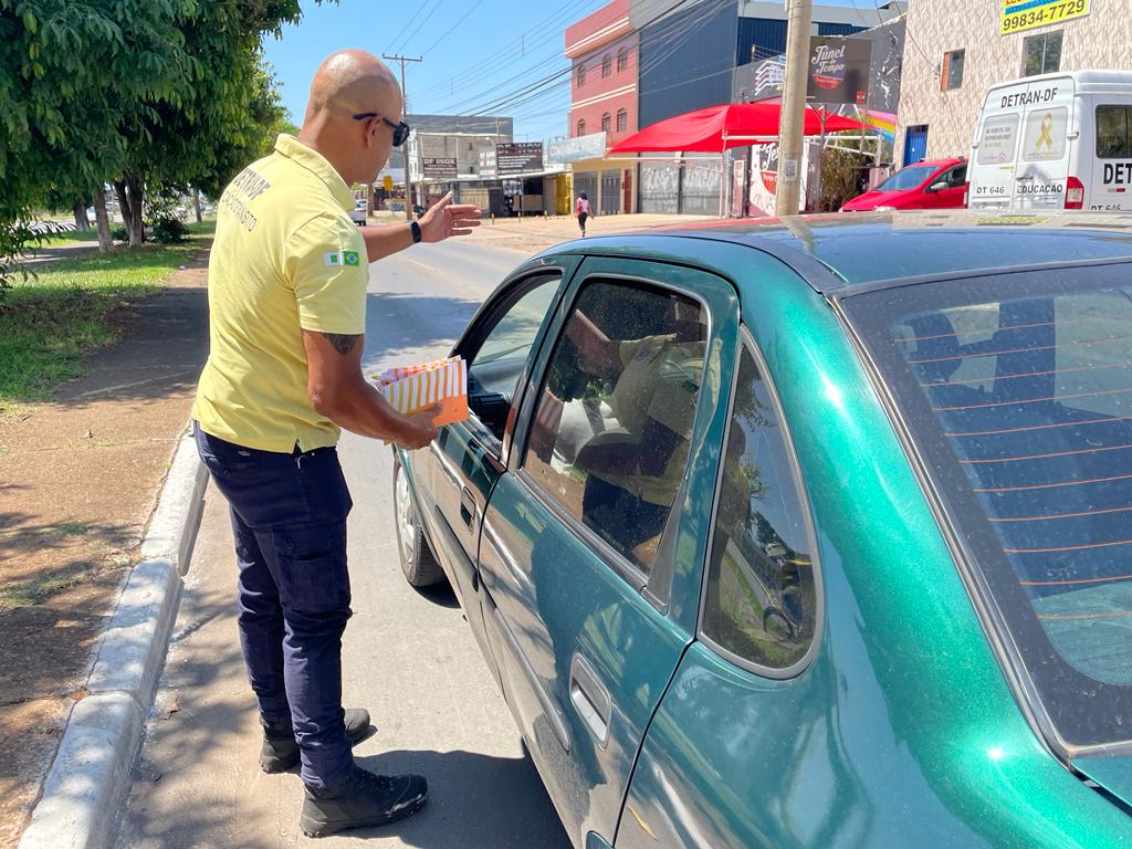 Campanha de trânsito é reforçada antes da volta das chuvas no DF