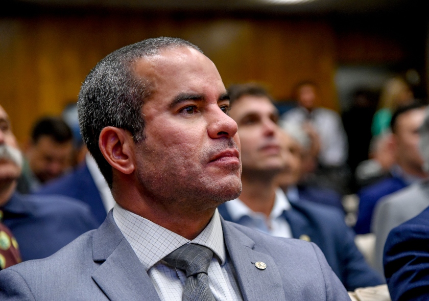 Deputado Fred Linhares critica a saúde pública do DF sem contribuir com soluções