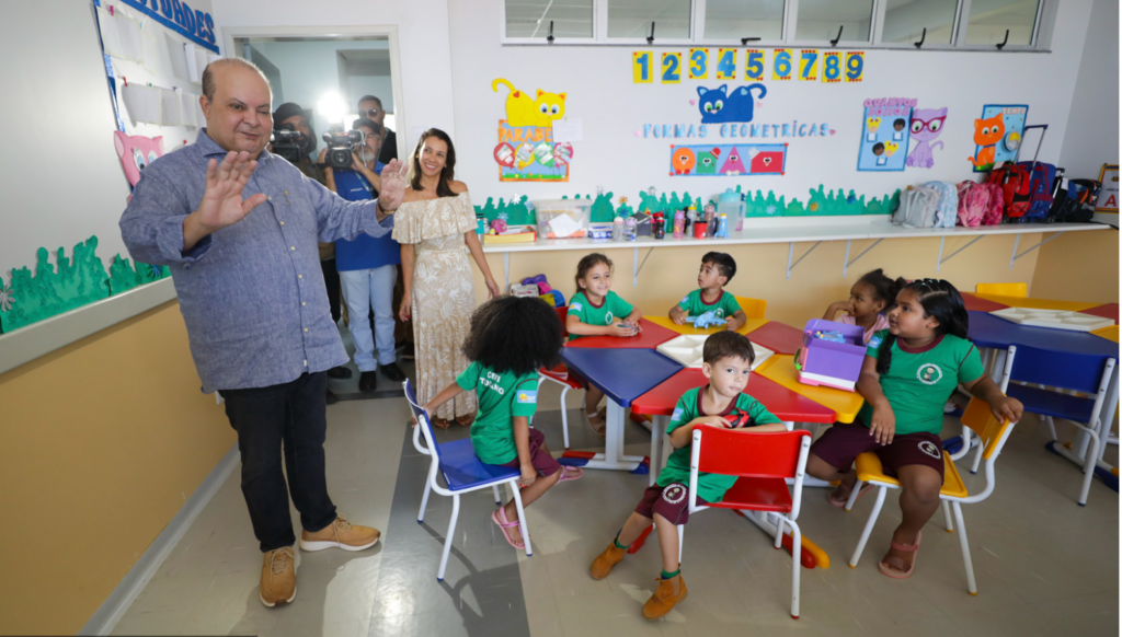 Ibaneis visita nova creche em Planaltina que atende a 188 crianças em período integral
