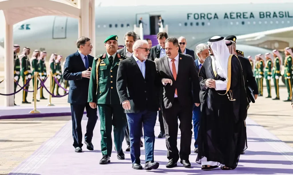 Presidente Lula visita Arábia Saudita para impulsionar investimentos e relações bilaterais