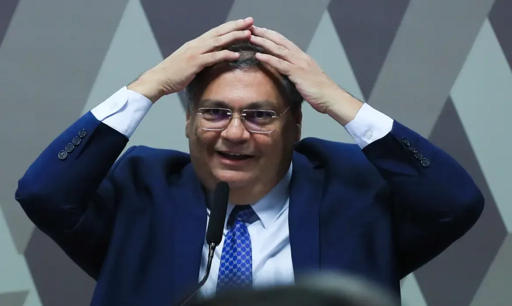Decisão de Flávio Dino coloca em risco o sistema financeiro do país