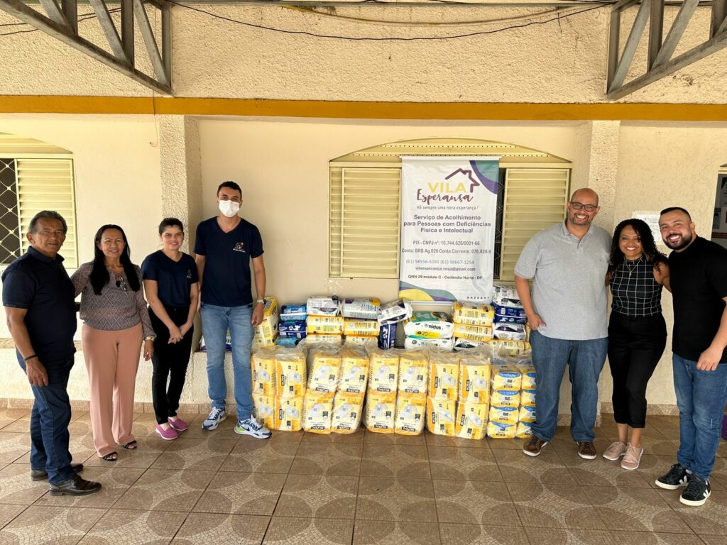 ABBP doa fraldas geriátricas para o Abrigo dos Excepcionais de Ceilândia, na Vila Esperança