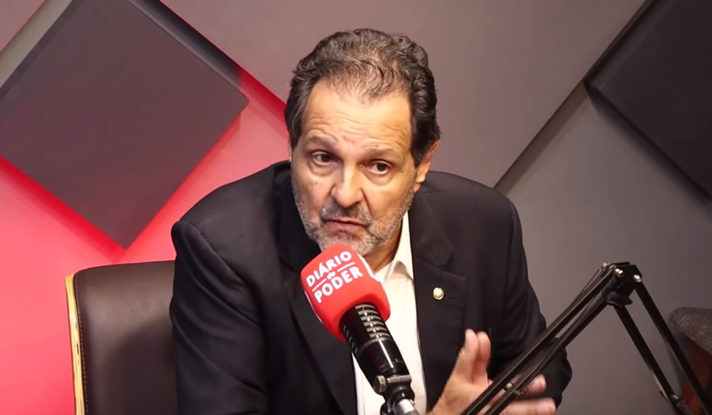 Agnelo Queiroz reflete sobre solidariedade no PT